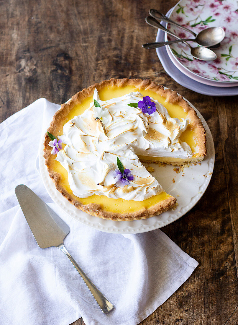 Lemon Meringue Pie (Zitronenkuchen mit Baiserhaube)