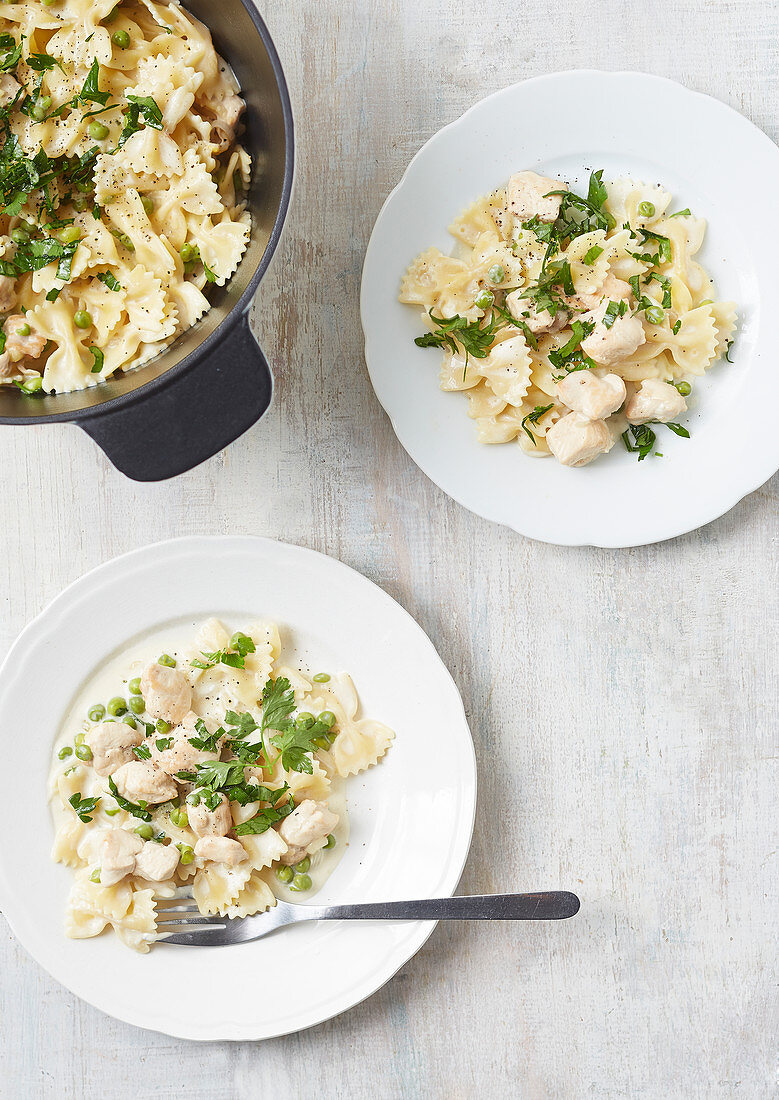 Farfalle with turkey and herbs