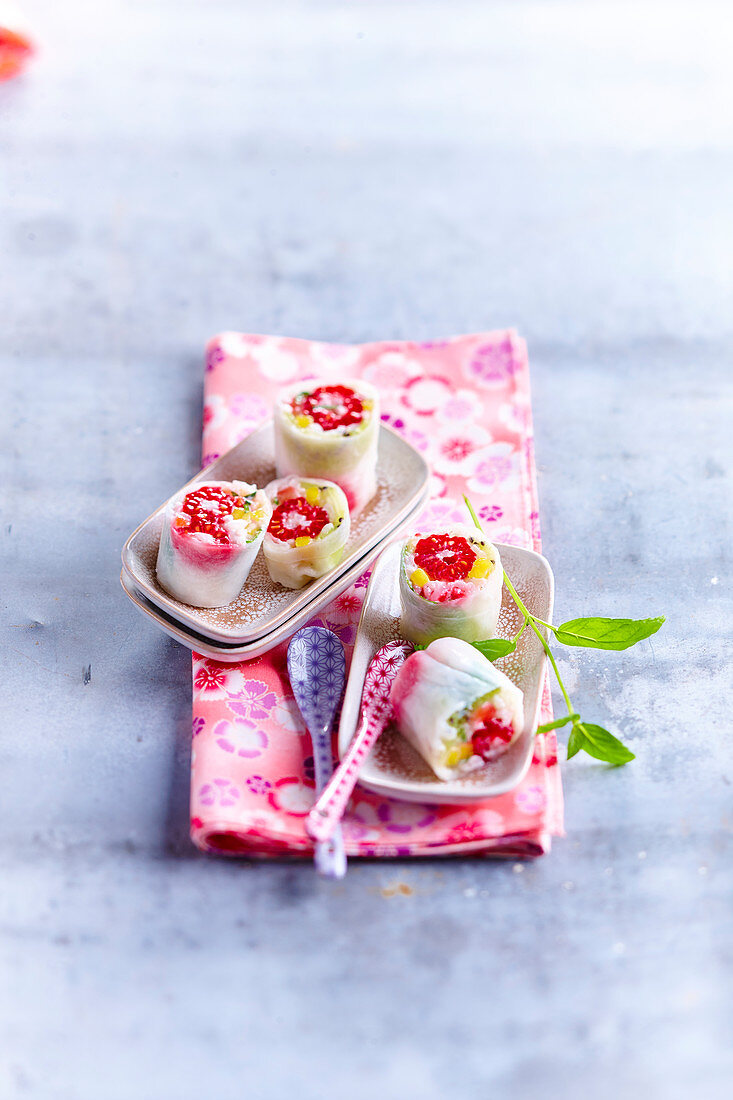 Sweet spring rolls with summer fruits