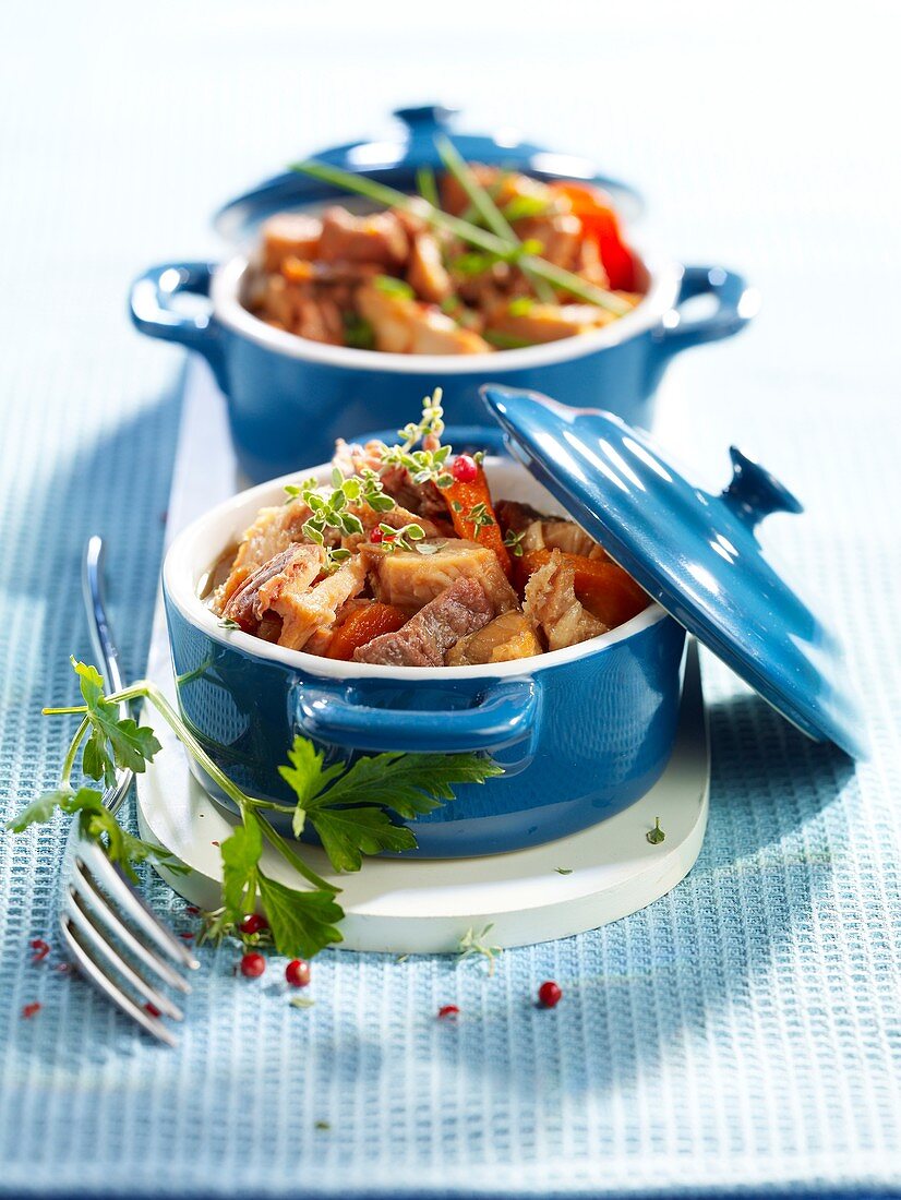 Tripe with carrots in cocotte pots