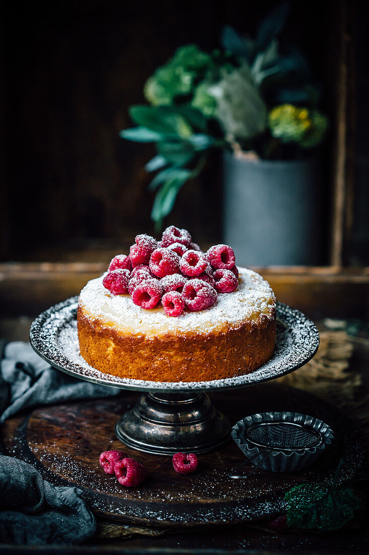Egg-free vanilla cake with fresh raspberries
