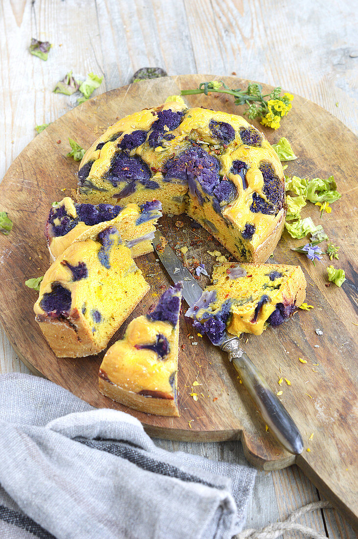 Spicy cake with purple cauliflower and turmeric