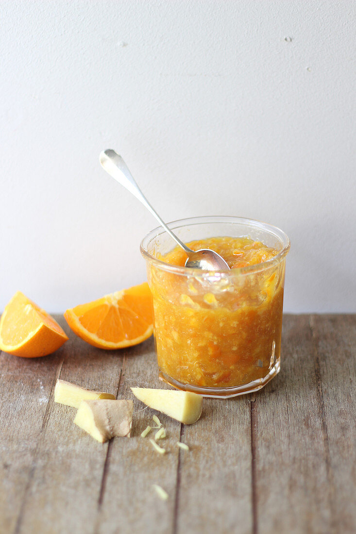 Orange chutney with ginger