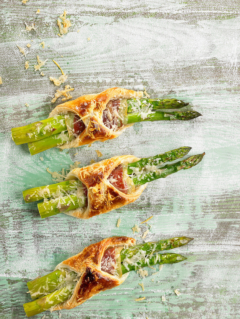 Green asparagus wrapped in puff pastry