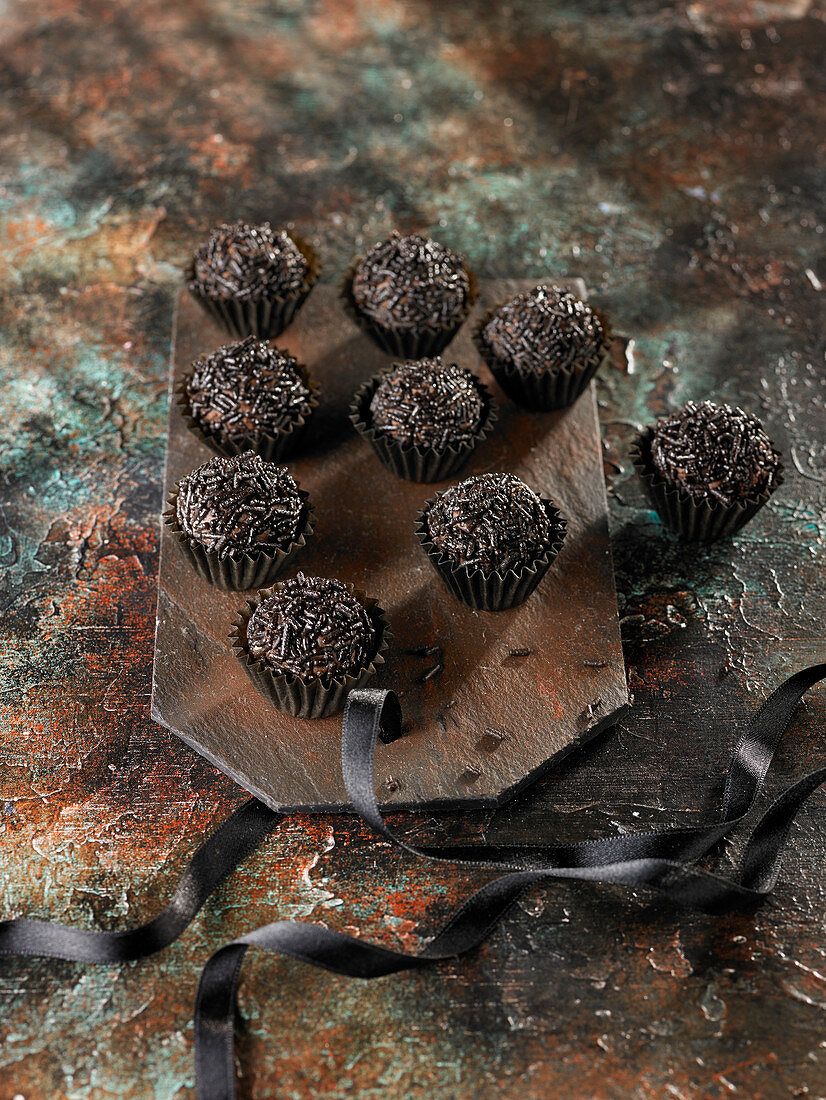 Truffle pralines with chocolate sprinkles