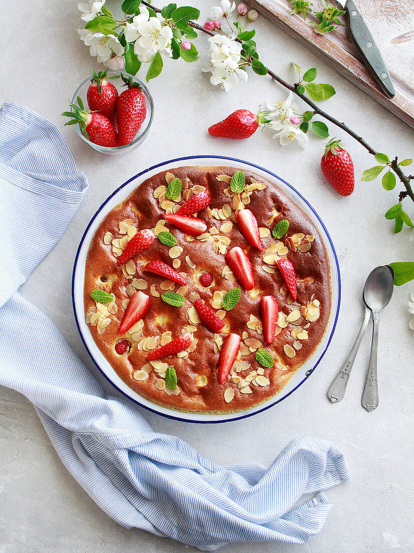 Strawberry and almond casserole