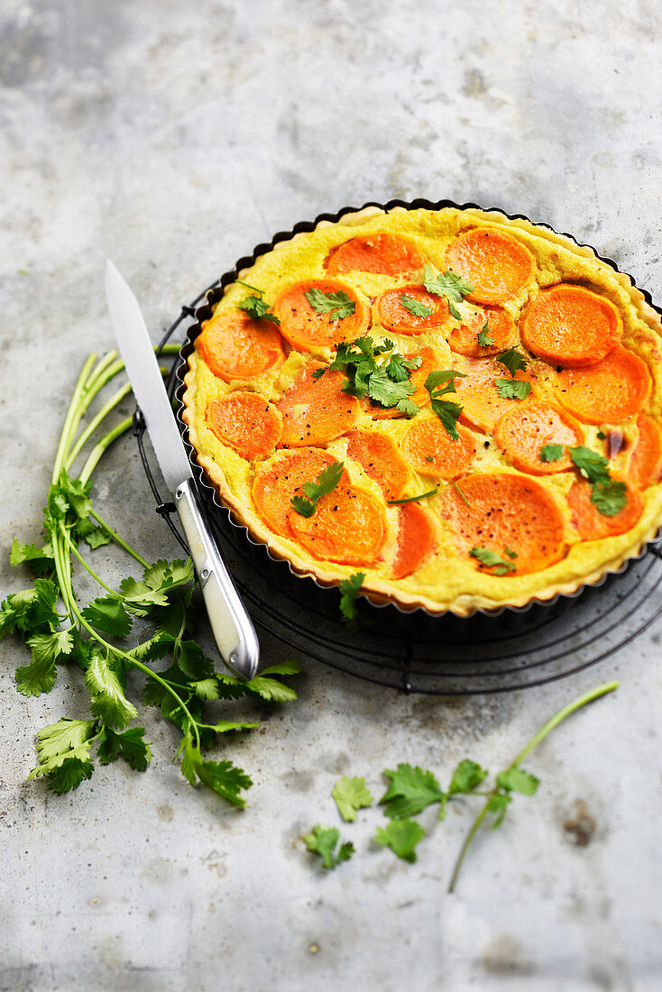 Süßkartoffeltarte mit Kokosmilch und Curry