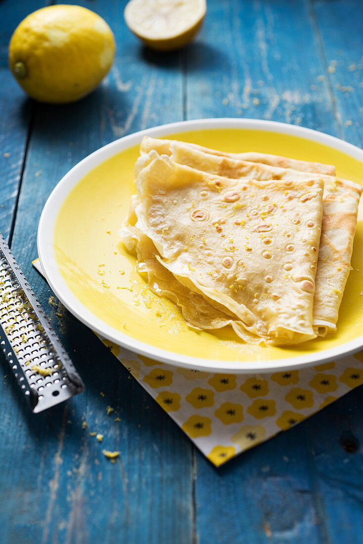 Crepes with sugar and lemon