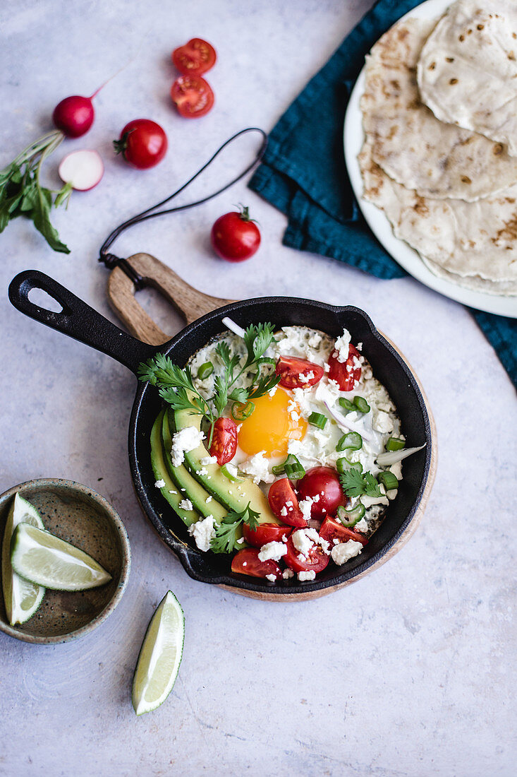 Huevos Rancheros (Mexican breakfast dish with eggs)