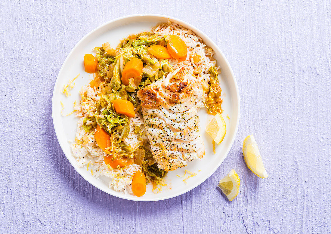 Thai style fish with rice, cabbage and carrot