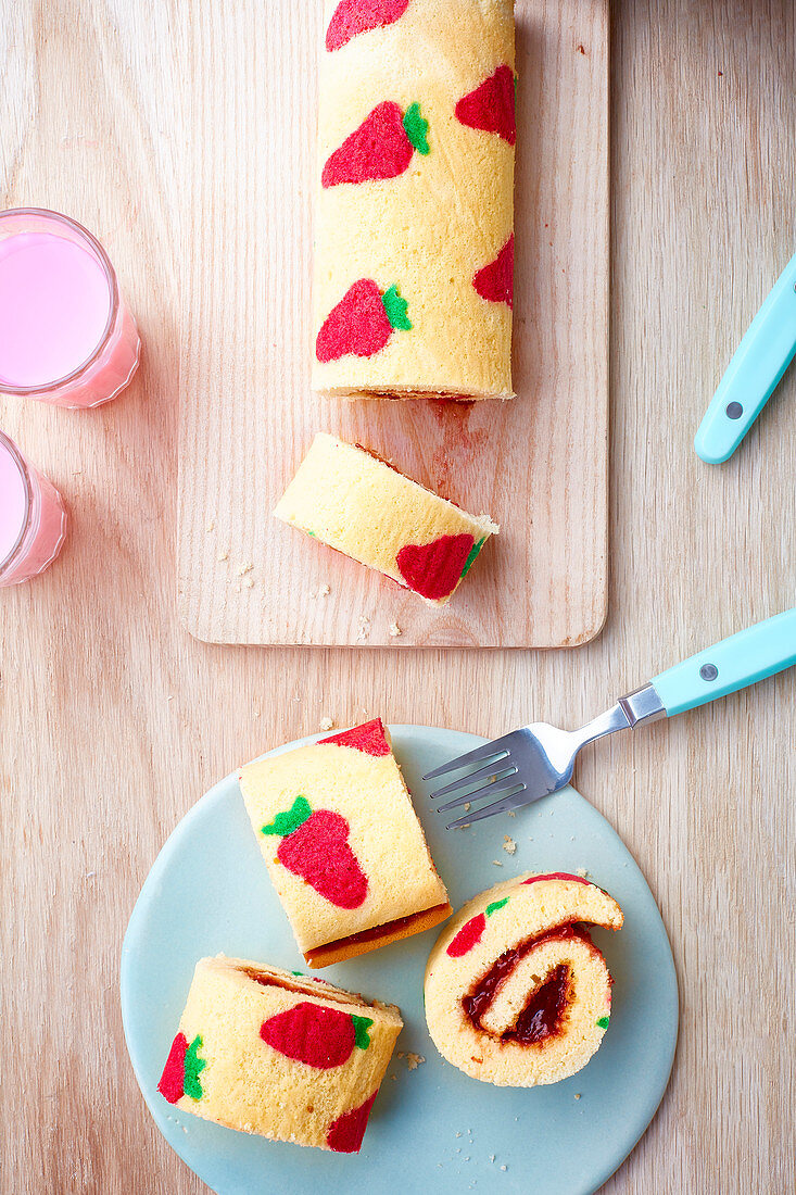 Strawberry sponge cake rolls