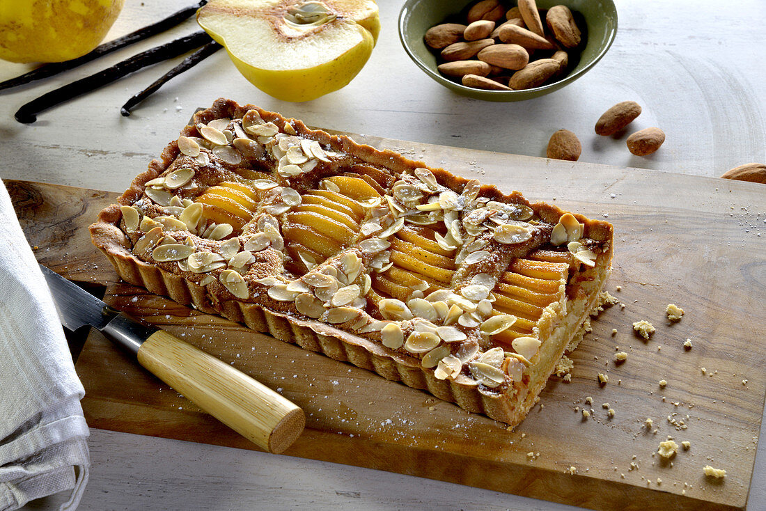 Quince cake with almonds