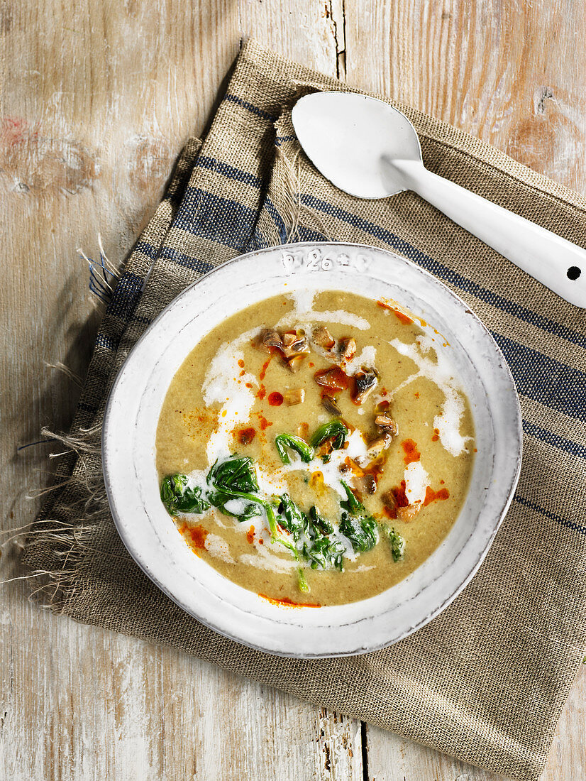 Champignoncremesuppe mit Spinat