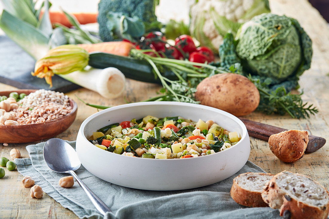 Vegetable soup with cereals