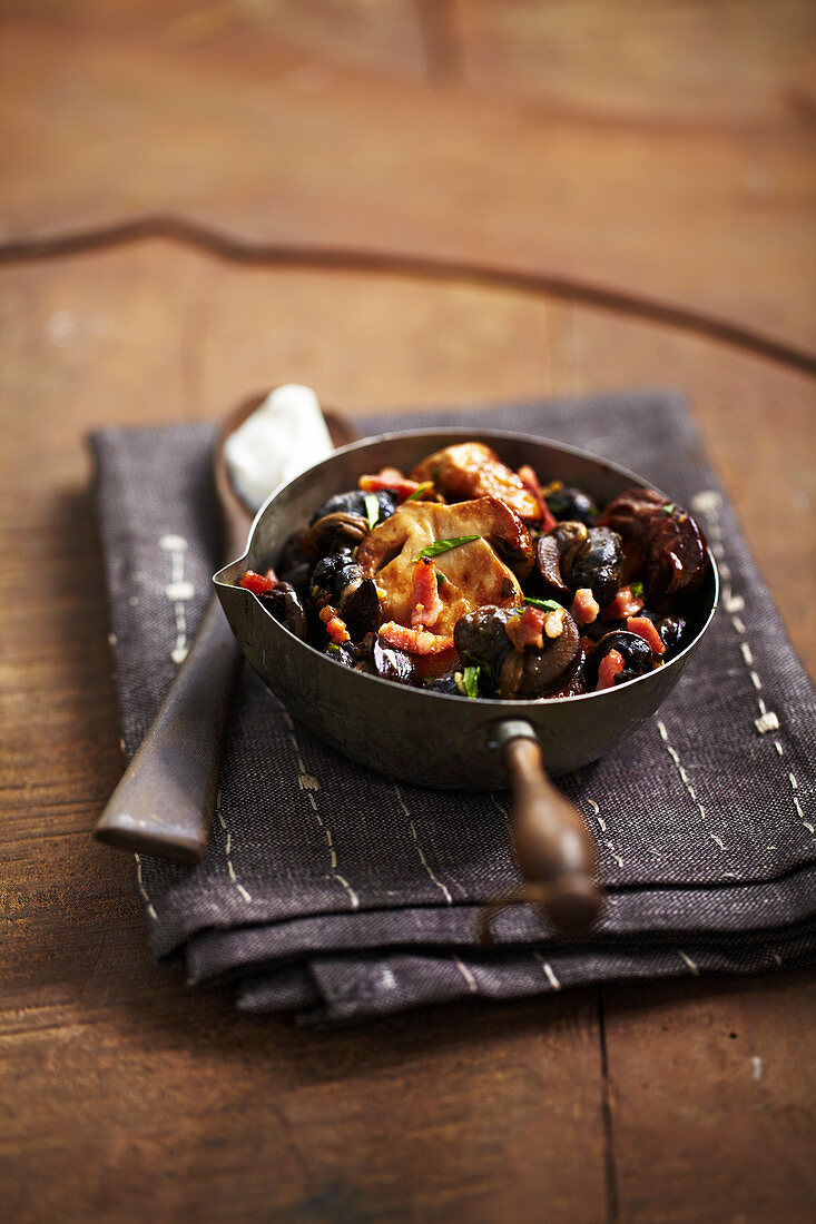 Snail cassolette with porcini mushrooms