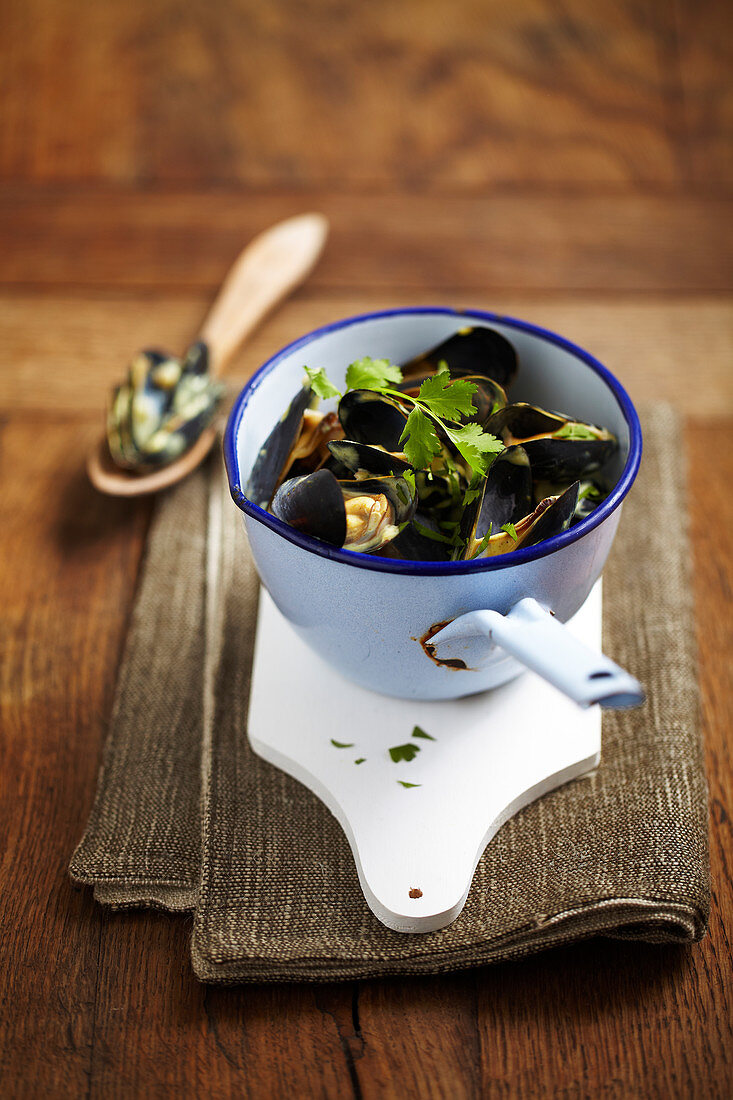 Mussel cassolette with herbs
