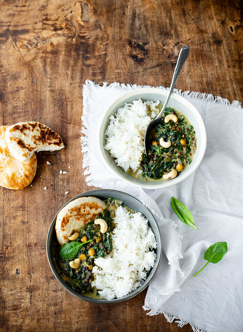 Lentil dhal with green curry spinach