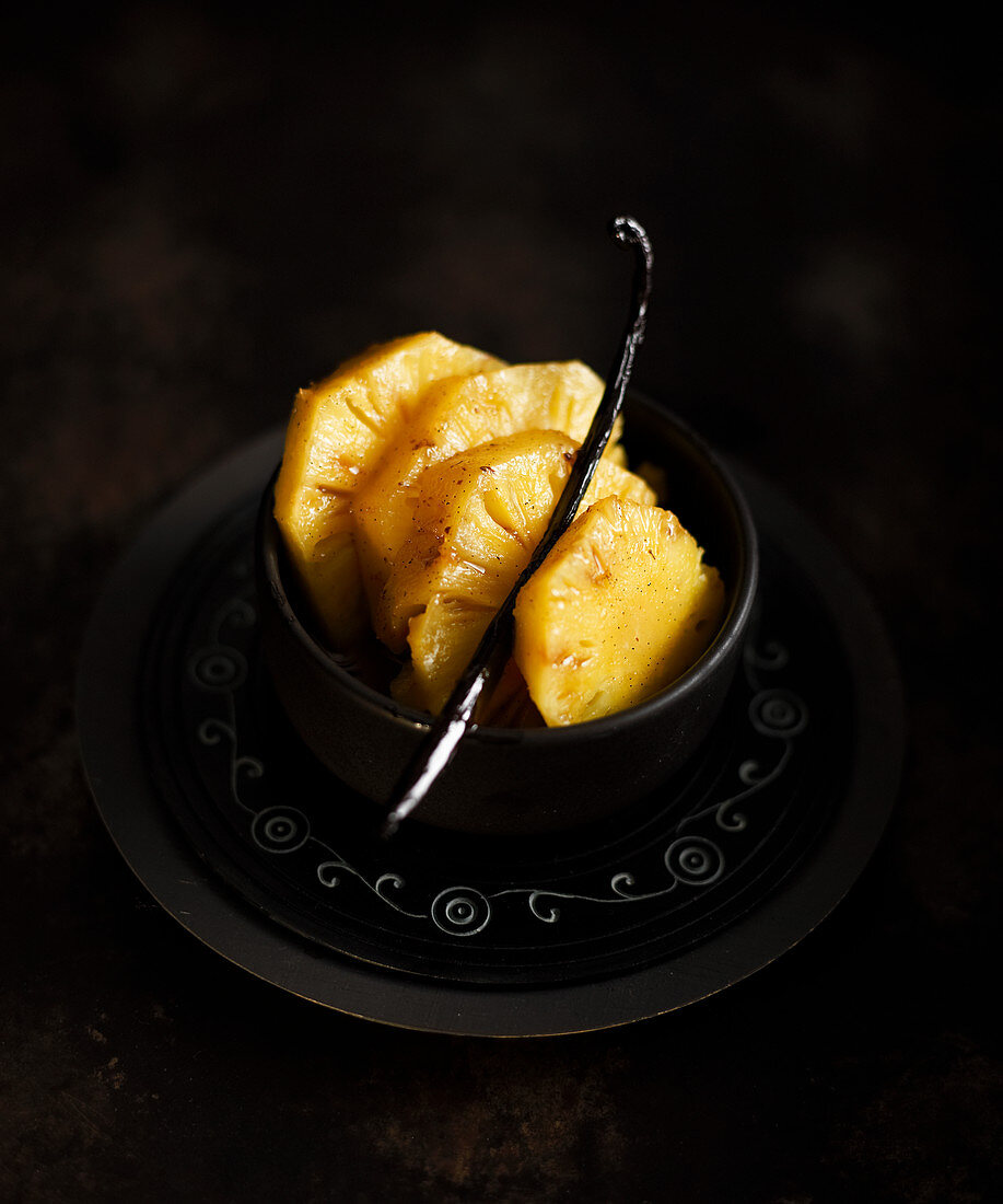 Geschmorte Ananas mit Vanille