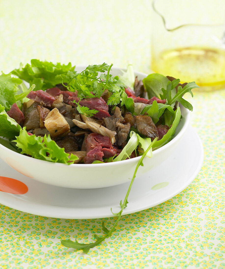 Oyster mushroom salad with gizzards