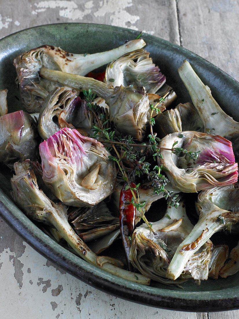Artichokes roasted with thyme