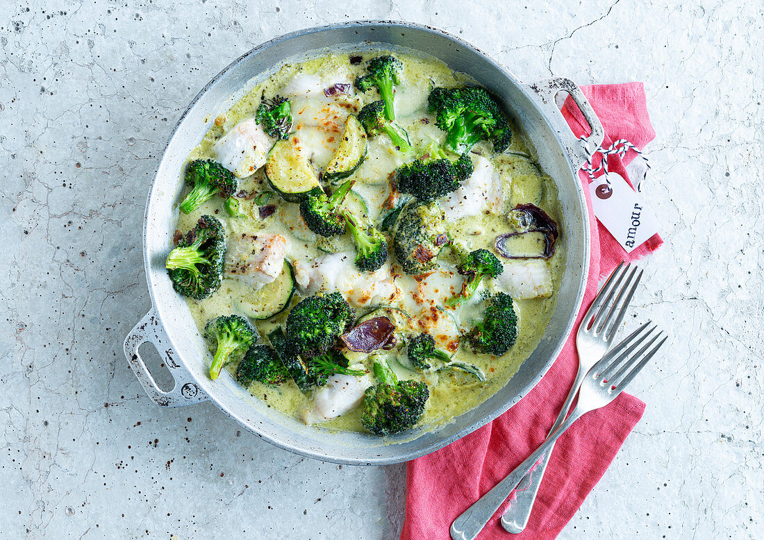 White fish gratin with broccoli and zucchini