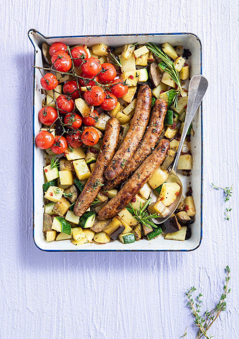 Provencal sausages with zucchini and eggplants