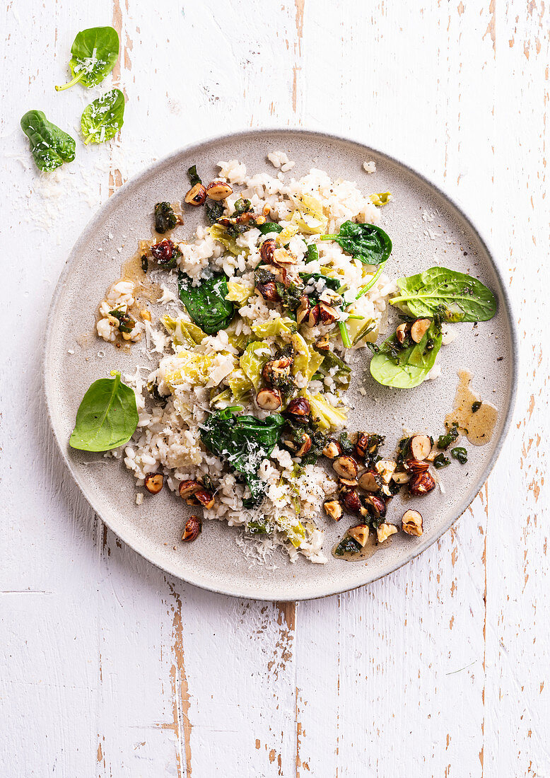 Risotto with spinach and hazelnuts