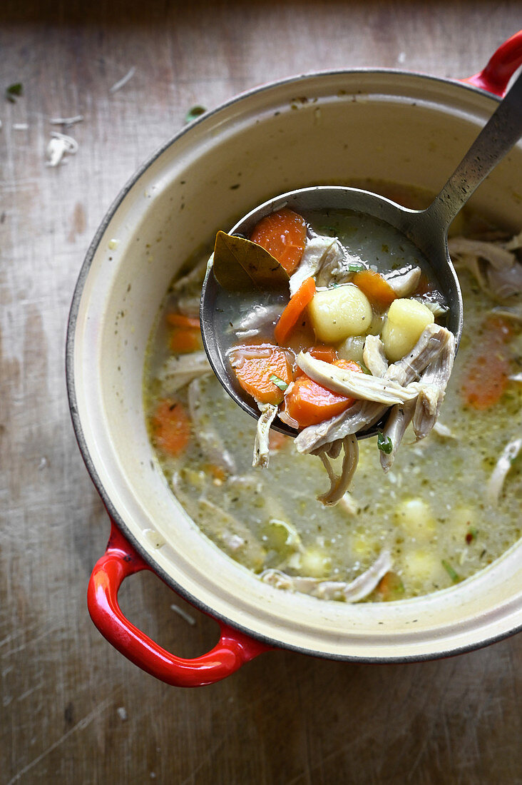 Hühnersuppe mit Gnocchi