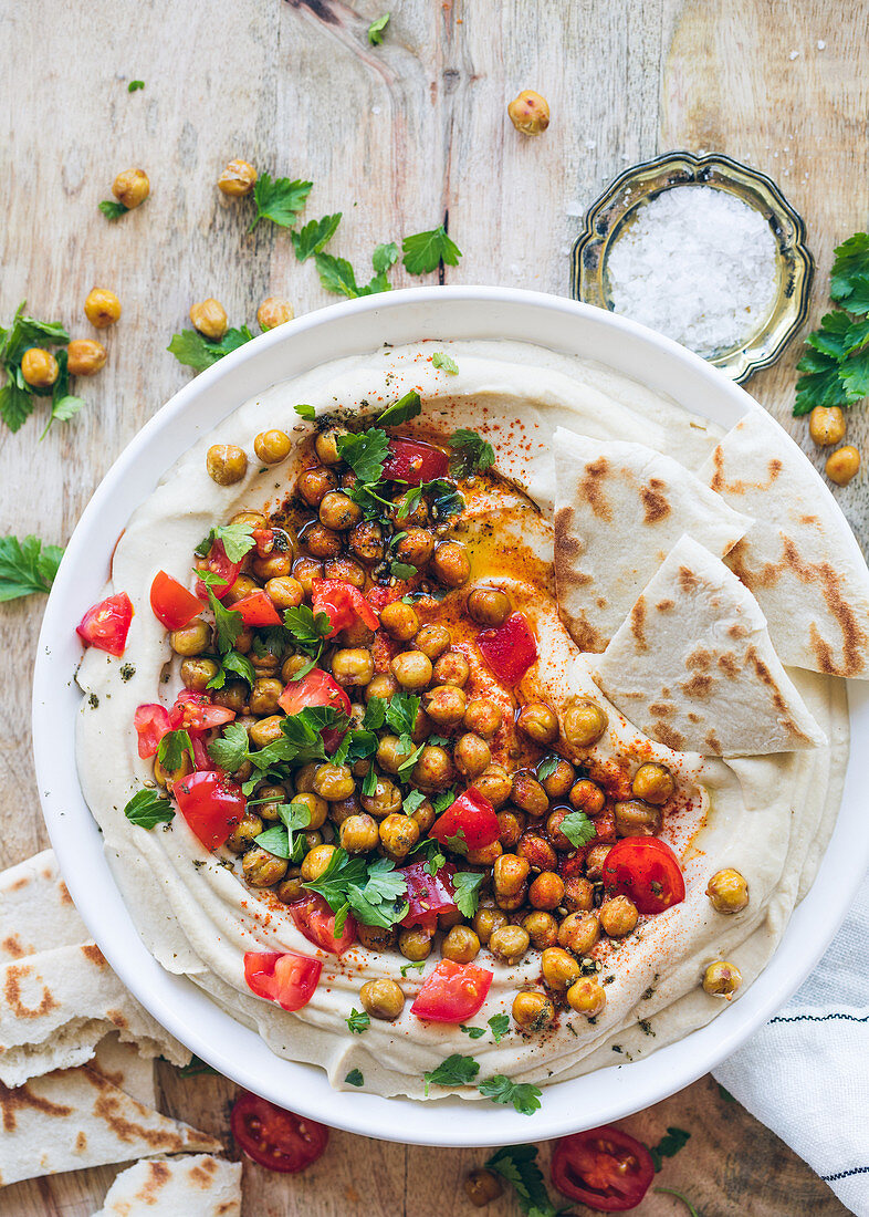 Hummus mit gerösteten Kichererbsen