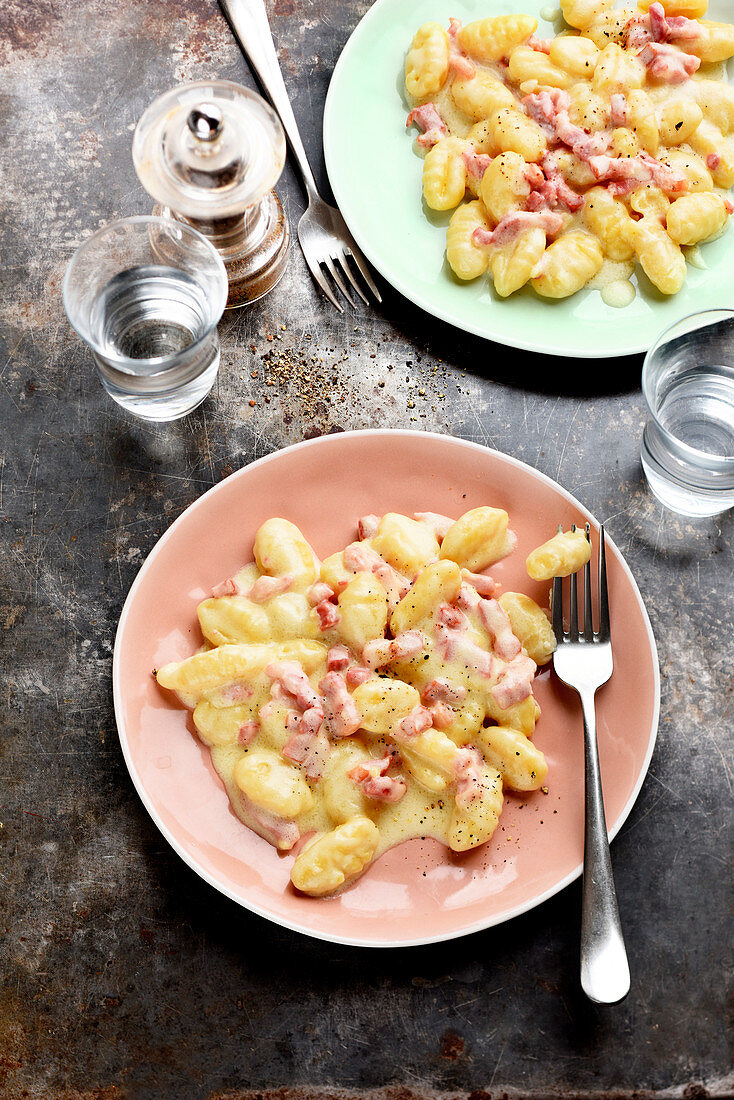 Gnocchi auf Carbonara-Art