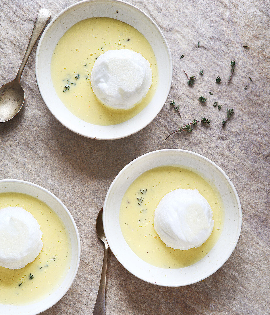 Ile flottante with thyme flavored custard