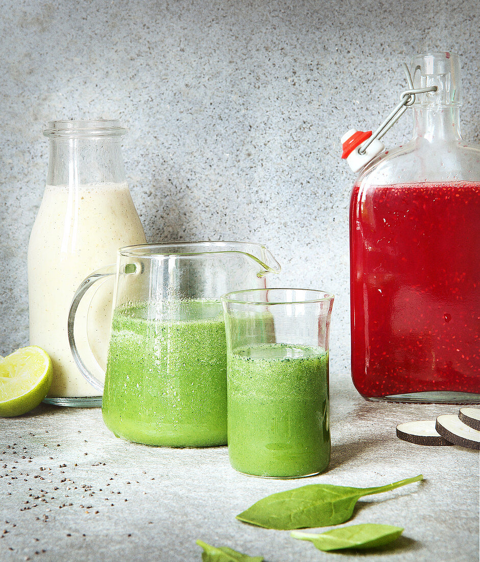 Banan smoothie,kiwi-spiruline-spinach juice,black radish,orange,beetroot and ginger juice