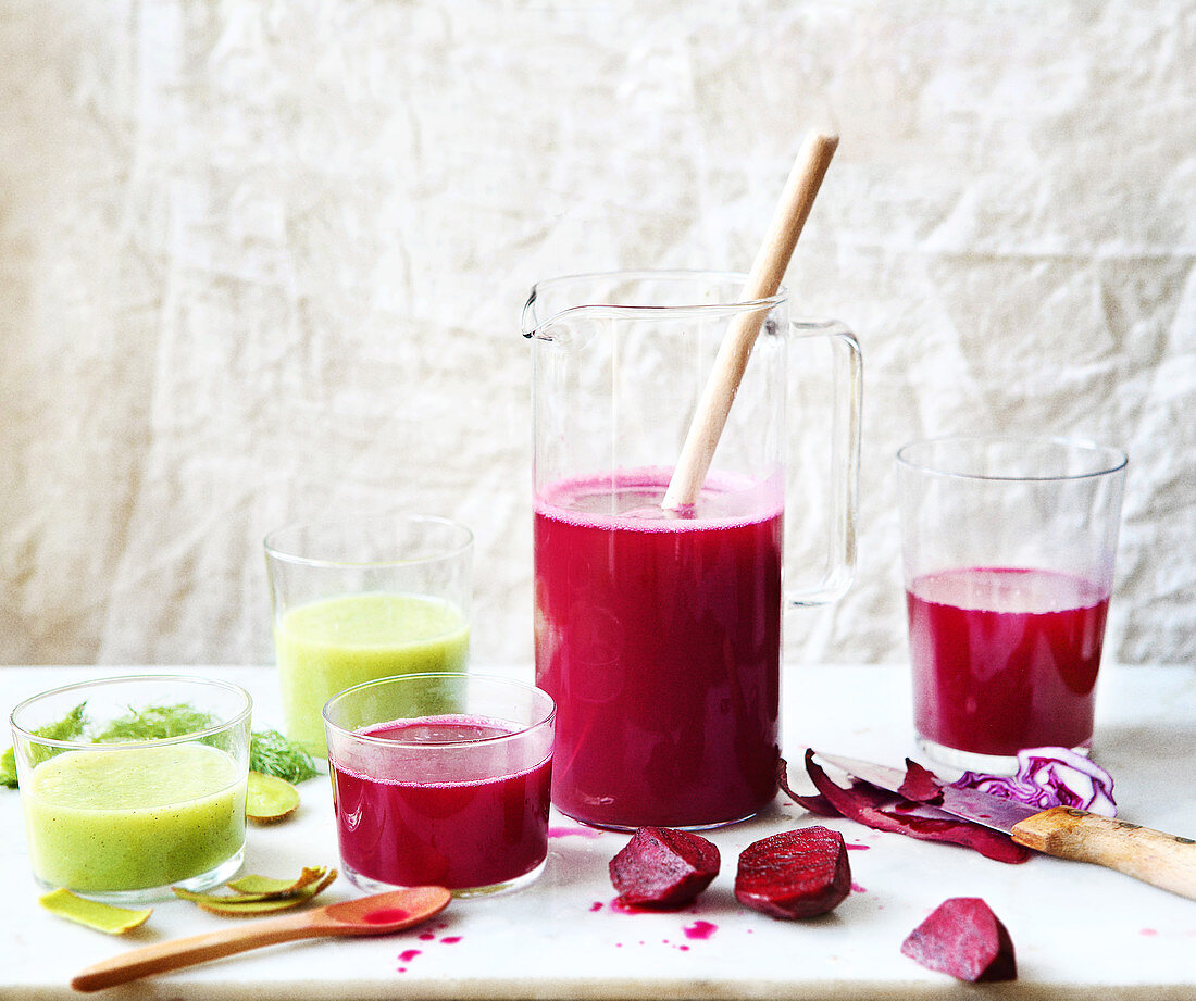 Beetroot and kiwi detox juice