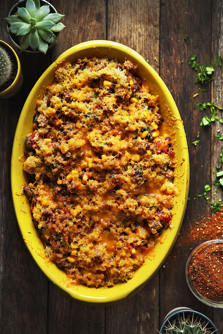 Quinoa-Gratin mit Rindfleisch und Mais (Mexiko)