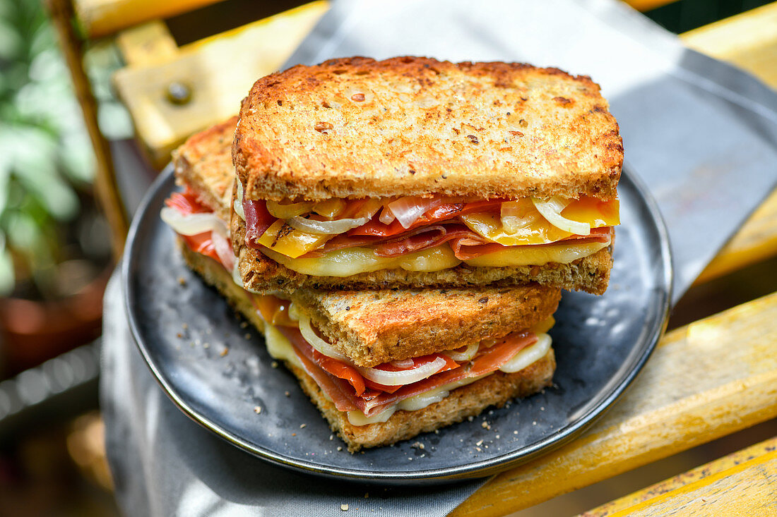 Serano-grilled pepper toasted sandwich