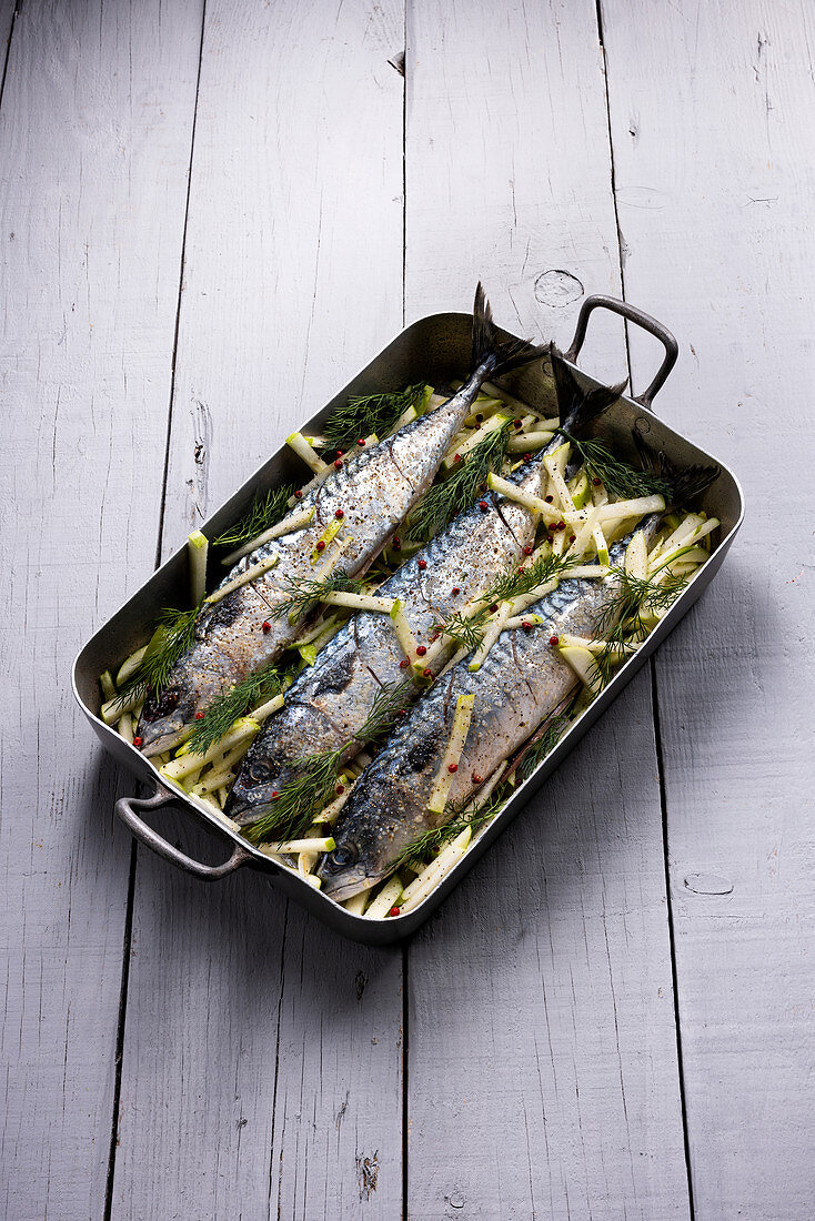 Baked mackerel with apple and ginger