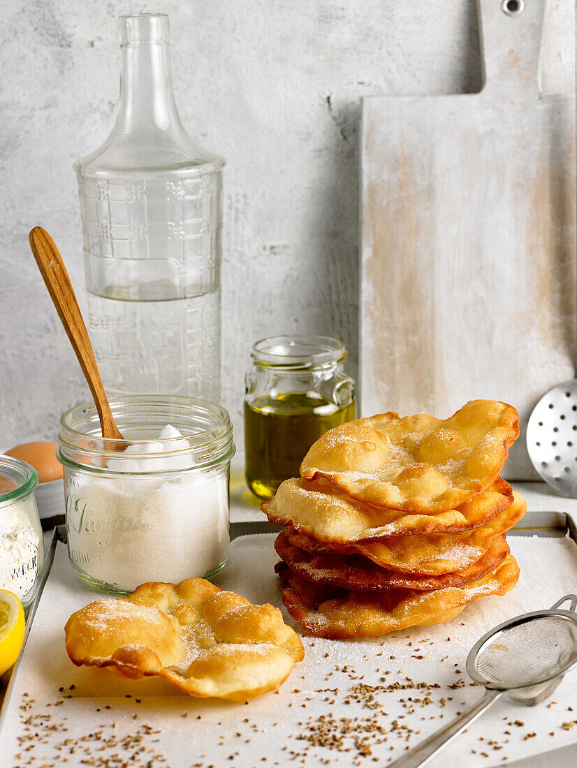 Mini fried doughs (Spanish lard pastry)