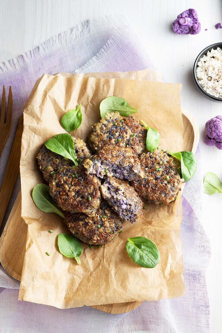 Rice fritters with purple cauliflower