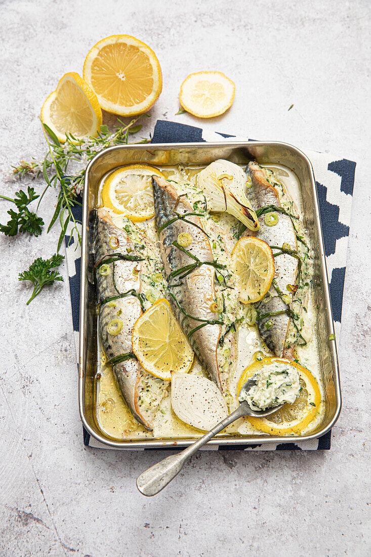 Mackerel stuffed with cottage cheese and gorgonzola