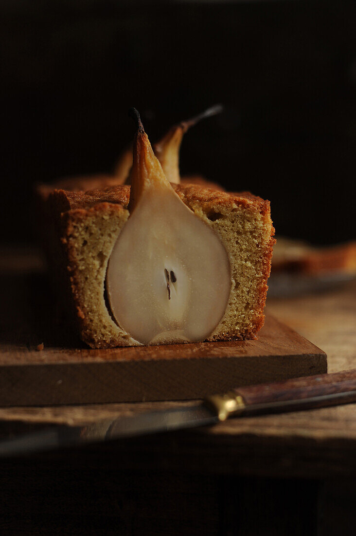 Kastenkuchen mit Birnen