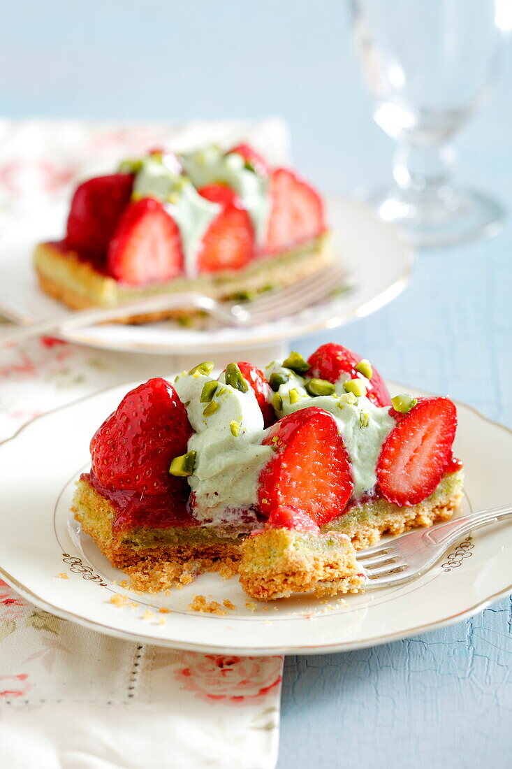 Erdbeeren-Pistazien-Kuchen