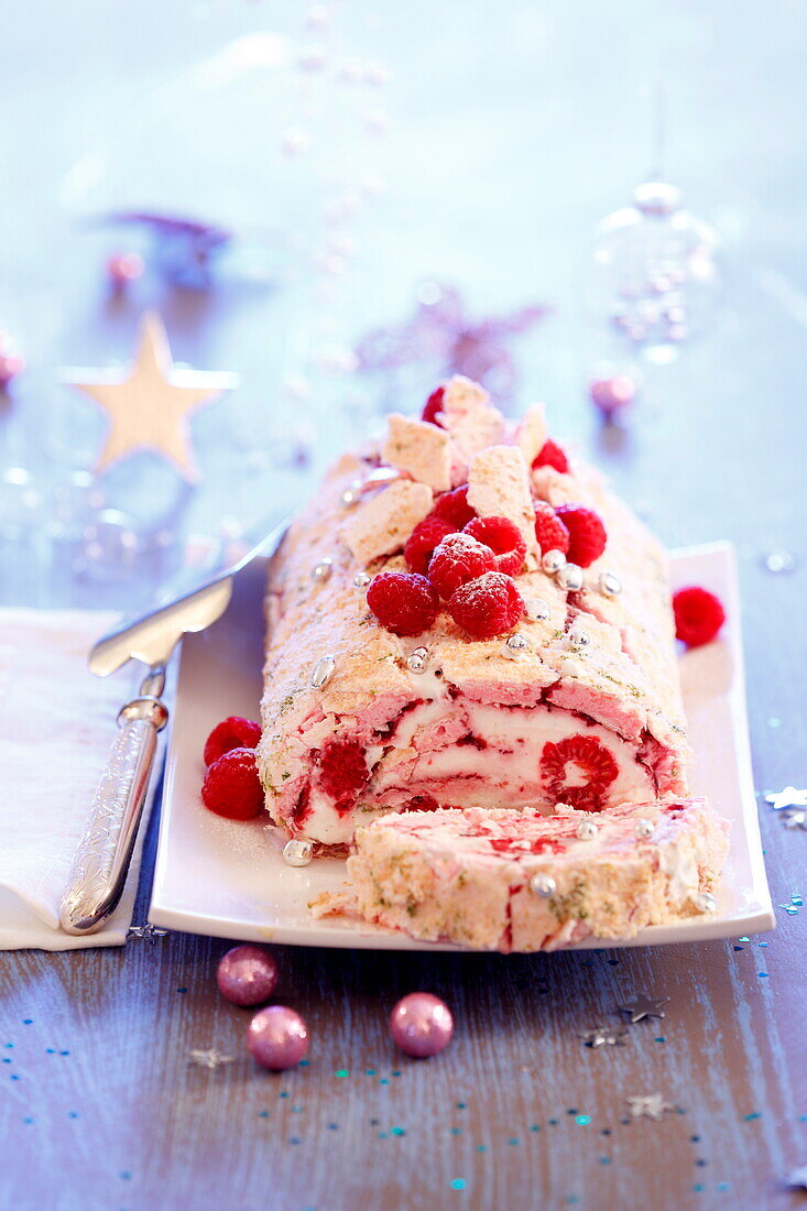 Christmas raspberry meringue roll