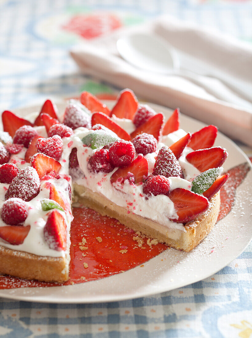 Strawberry pie with ricotta