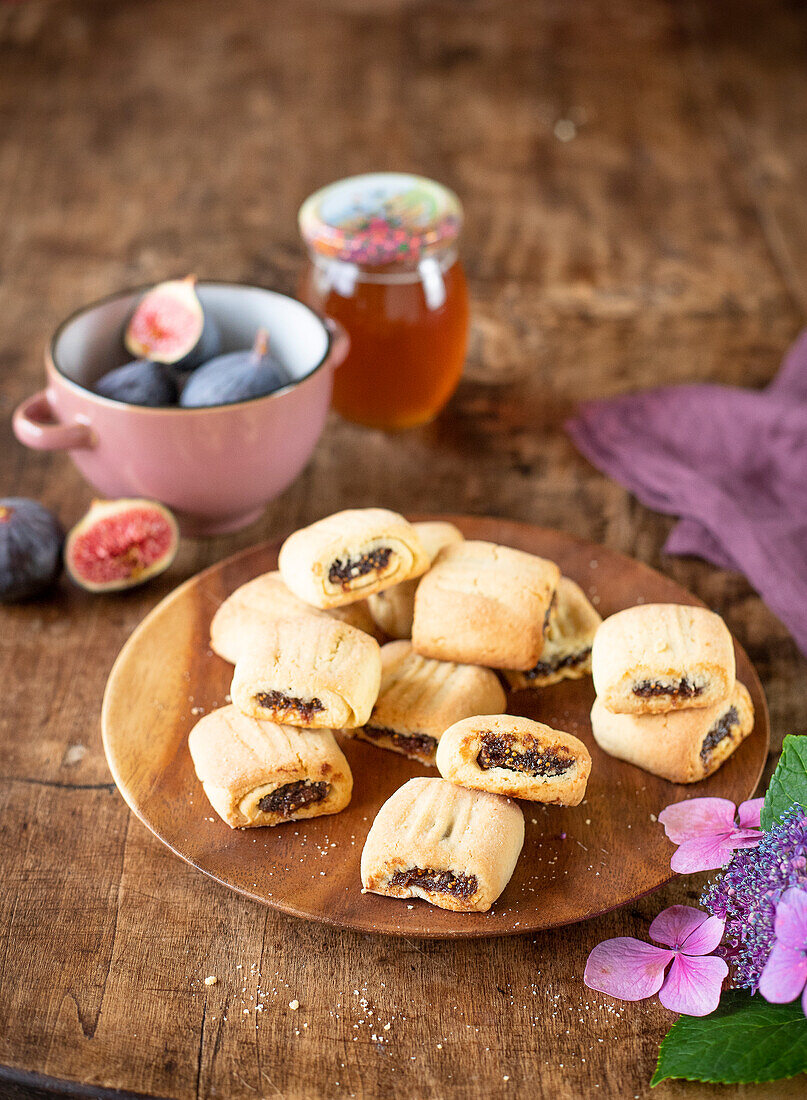 Homemade fig bars - shortbread filled with dried figs and honey