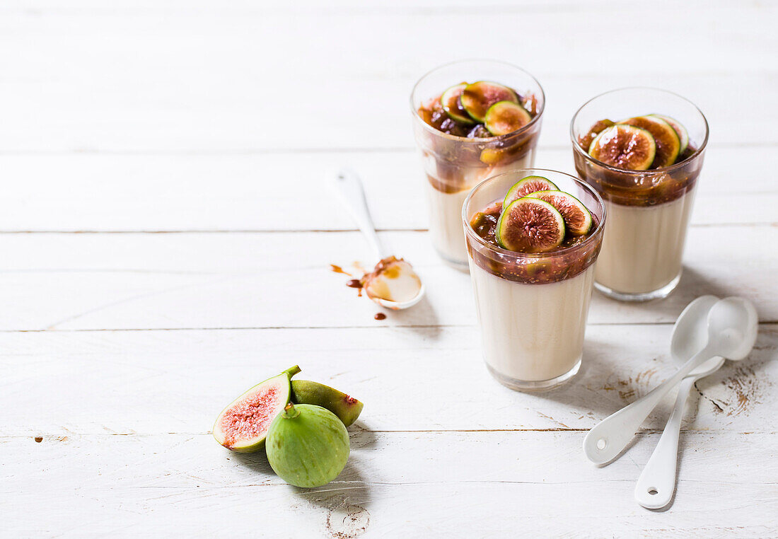 Panna cotta with figs