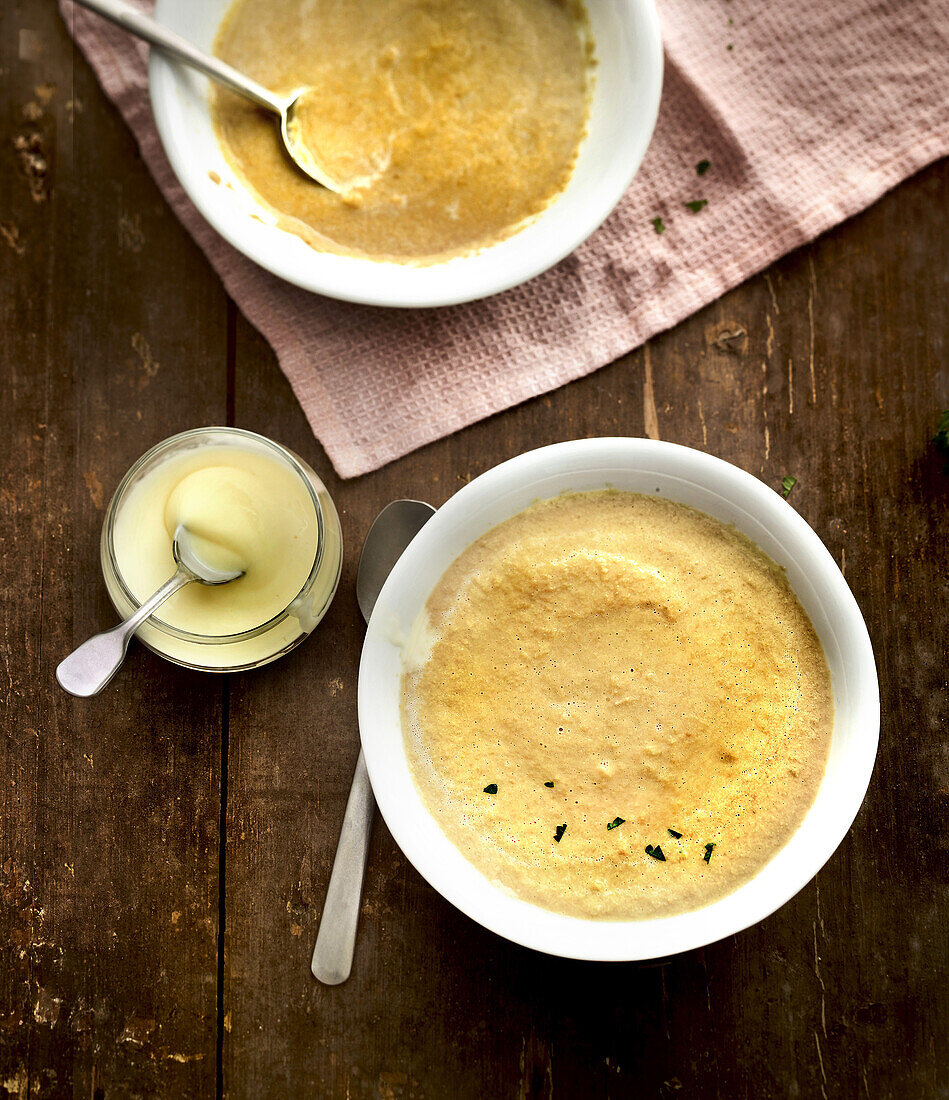 Alpine Suppe mit Champignons und Cancoillotte