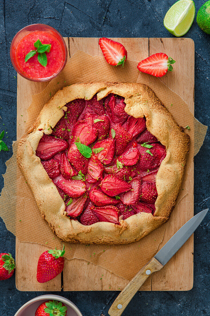 Strawberry tart with mint and lime