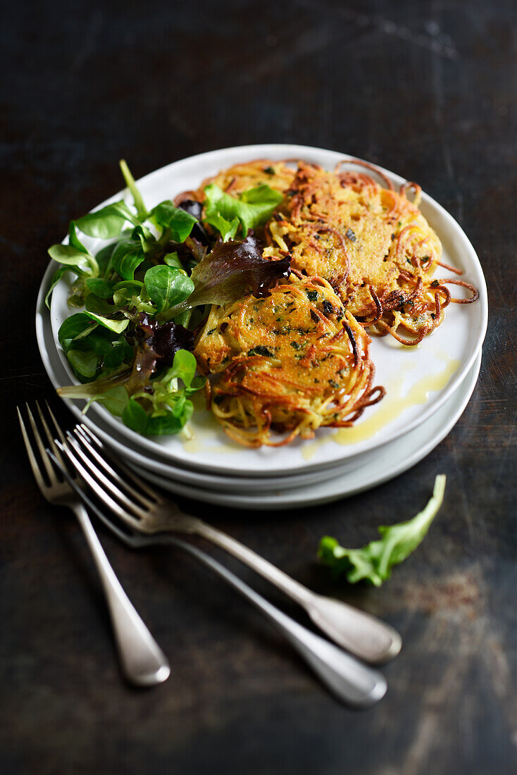 Spaghetti fritters with Comté sauce