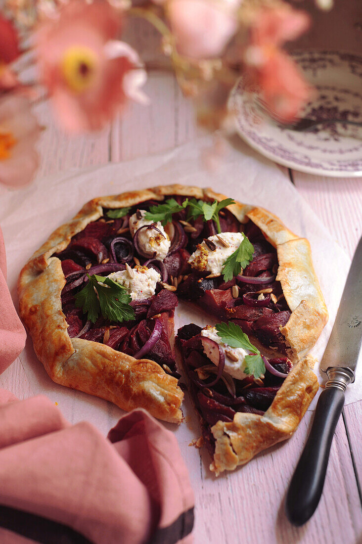 Tarte with beetroot and goat's cream cheese