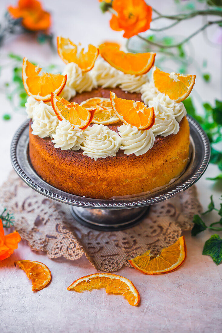 Orange cake with almonds